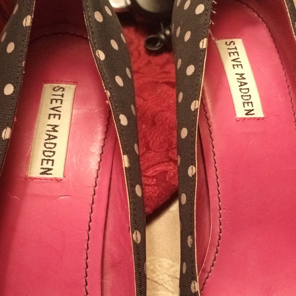 Shoes - Picture 2 of 7